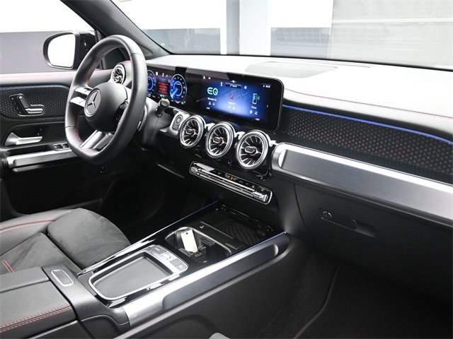 Used 2024 Mercedes-Benz EQB 250+ image 25