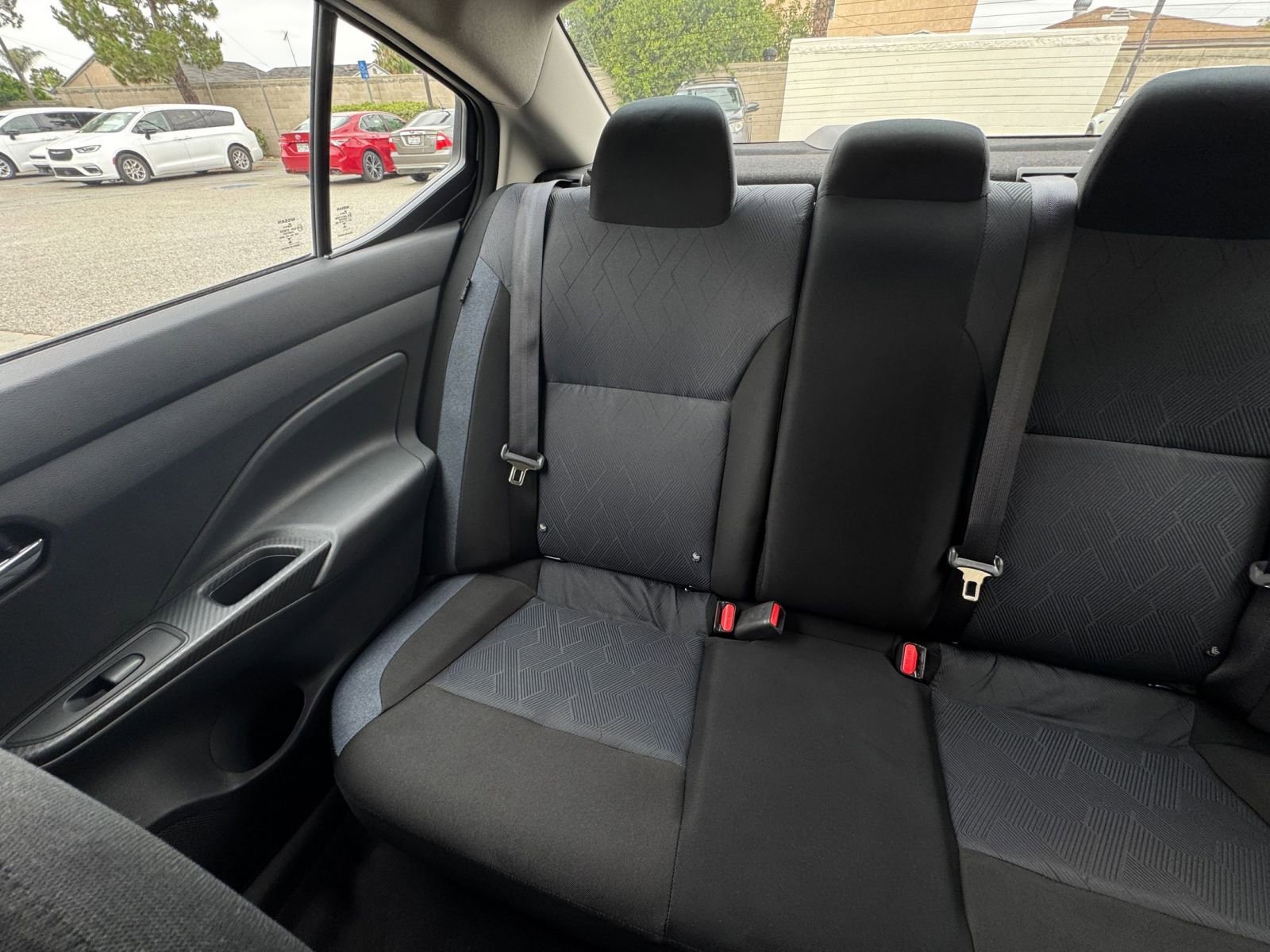 Used 2025 Nissan Versa SV FWD image 38