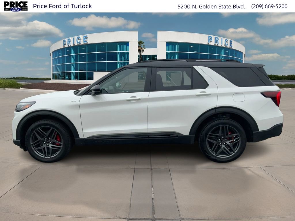 Used 2025 Ford Explorer ST-Line w/ ST-Line Street Pack image 8