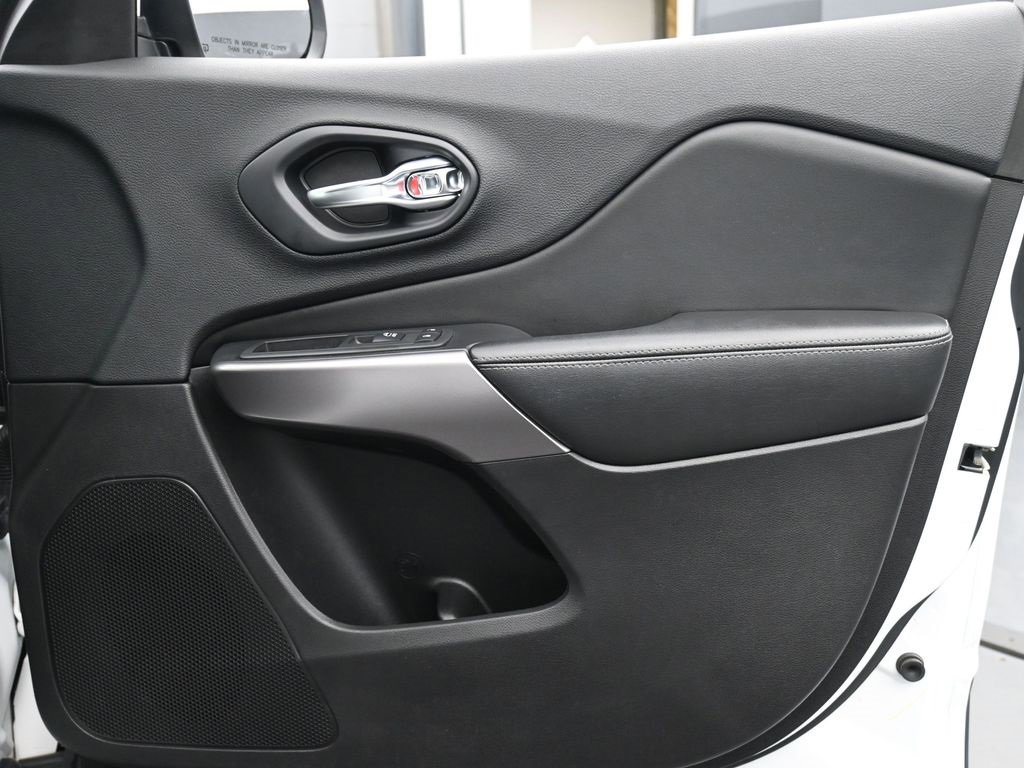 Used 2019 Jeep Cherokee Limited w/ Trailer Tow Group image 25