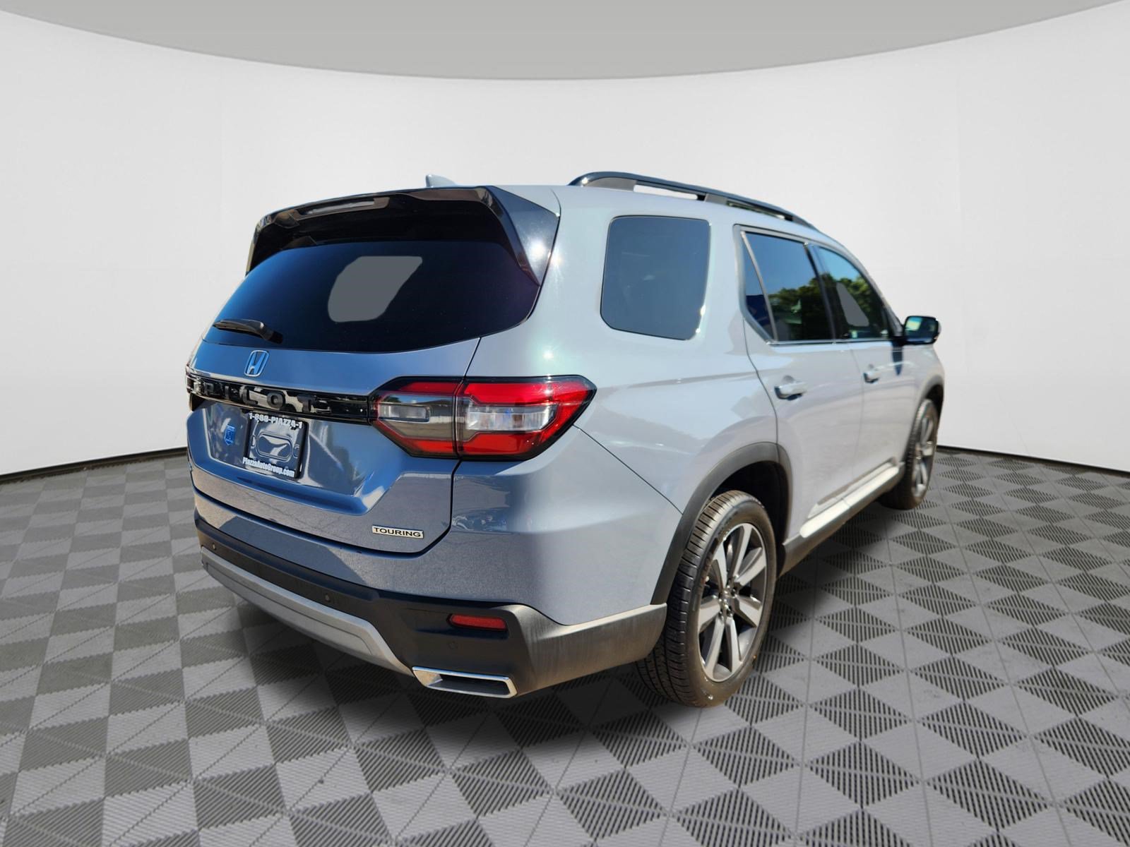 Certified 2023 Honda Pilot Touring image 4