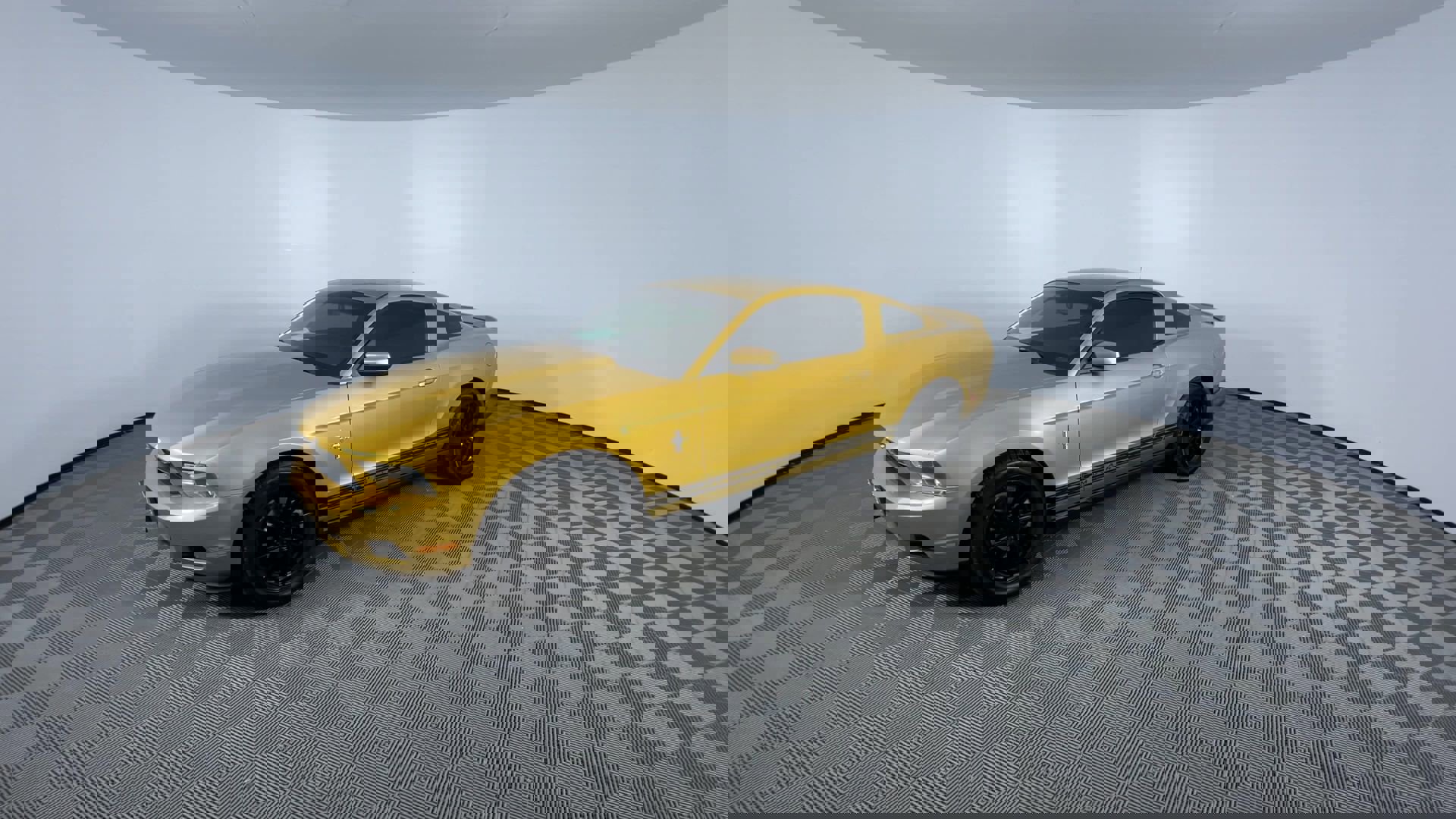 Used 2010 Ford Mustang Coupe image 4