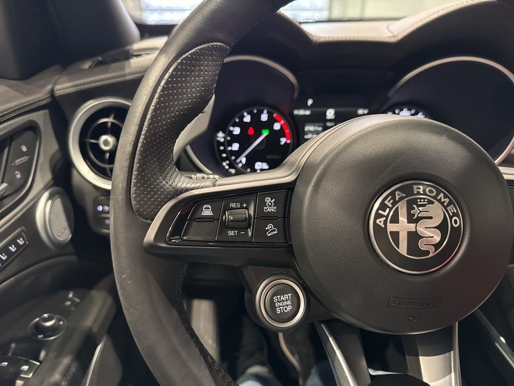 Used 2023 Alfa Romeo Stelvio Veloce image 30