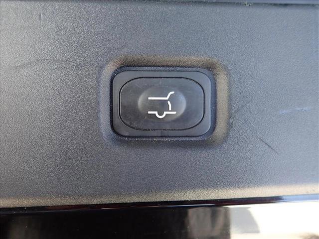 Used 2025 Ford Expedition Platinum image 9