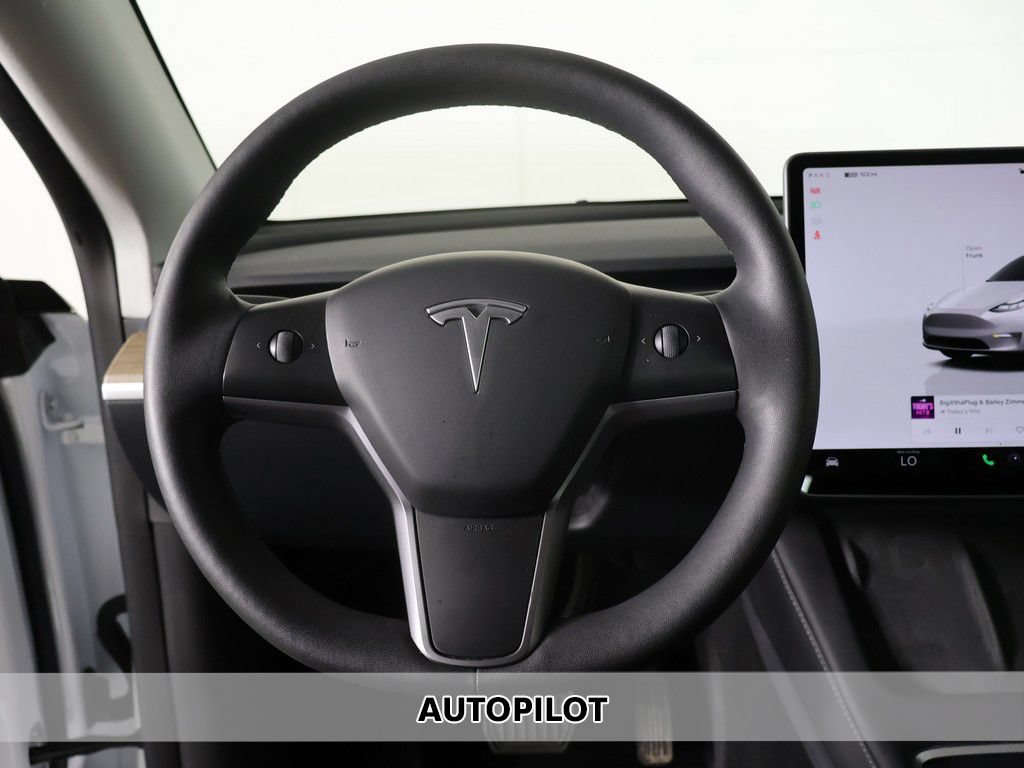 Used 2023 Tesla Model Y Long Range AWD/4WD image 5