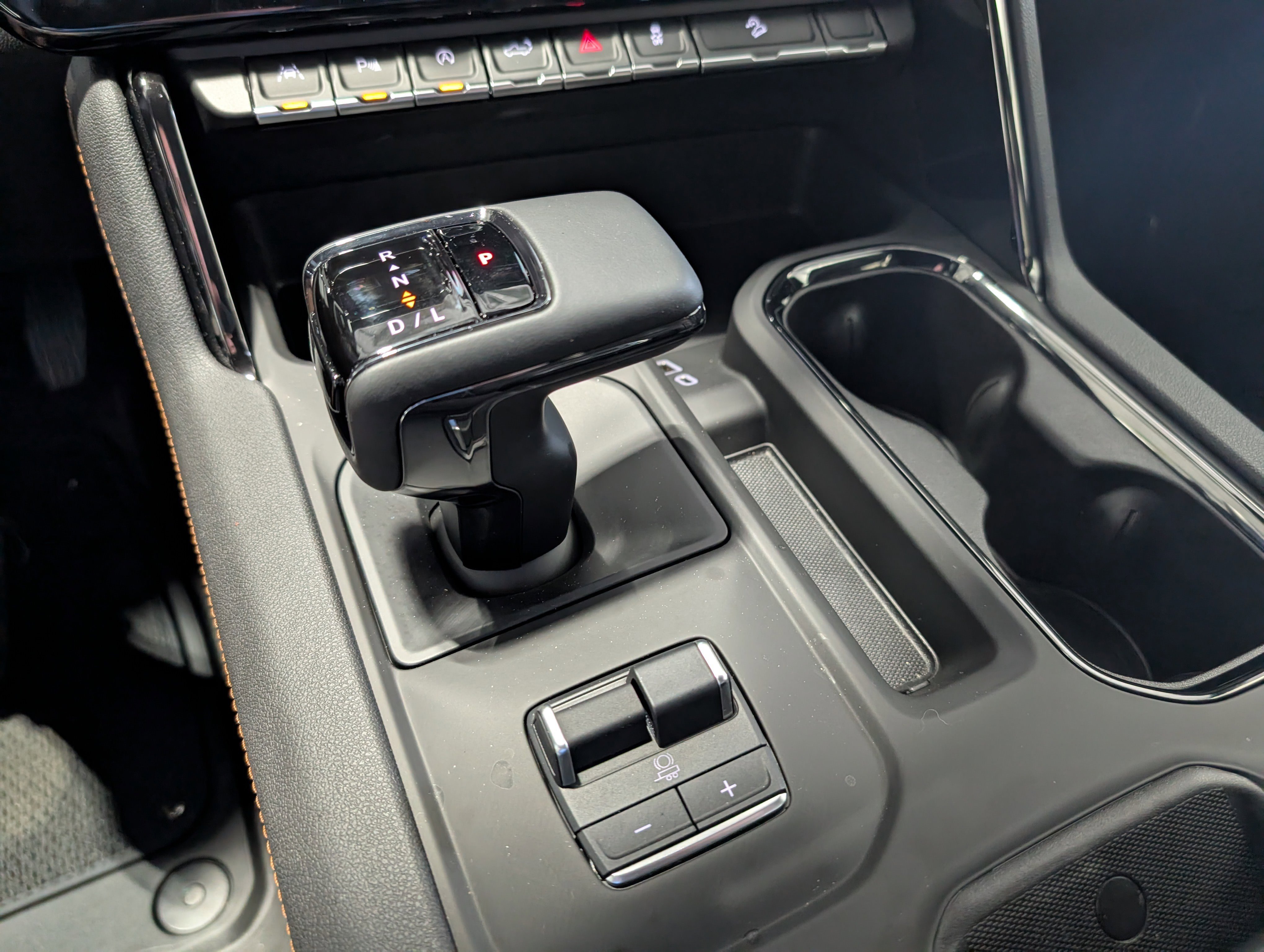 Used 2025 GMC Sierra 1500 AT4 w/ AT4 Premium Package image 31