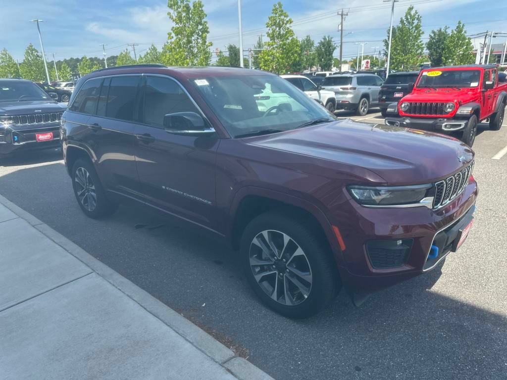 New 2024 Jeep Grand Cherokee Overland w/ Advanced Protech Group III AWD/4WD image 4