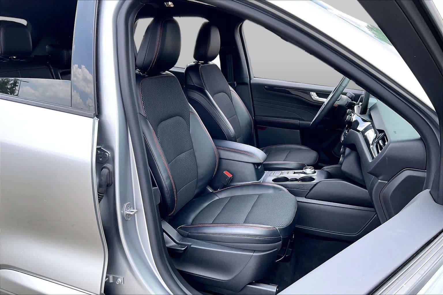 Used 2023 Ford Escape ST-Line AWD/4WD image 8