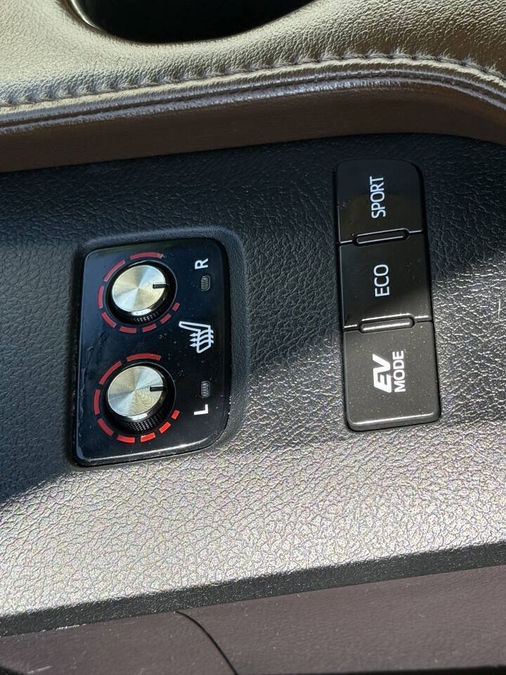 Used 2016 Toyota Avalon XLE Plus FWD image 14