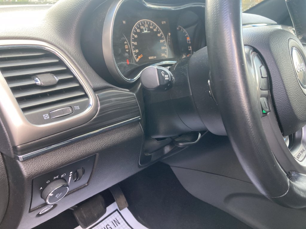 Used 2019 Jeep Grand Cherokee Limited AWD/4WD image 17