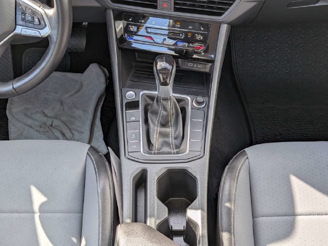 Used 2025 Volkswagen Jetta SE FWD image 17