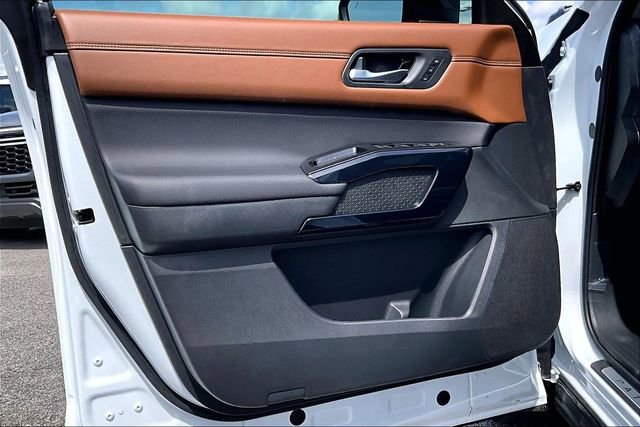 New 2026 Nissan Pathfinder Platinum w/ Cargo Package image 13