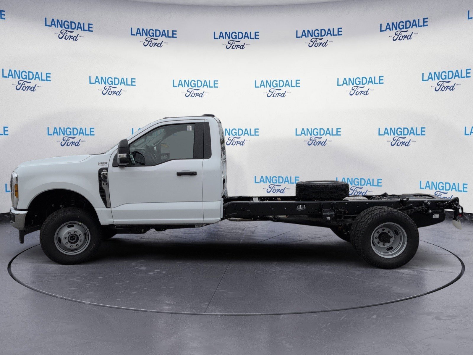 New 2026 Ford F350 XL w/ XL Chrome Package image 10