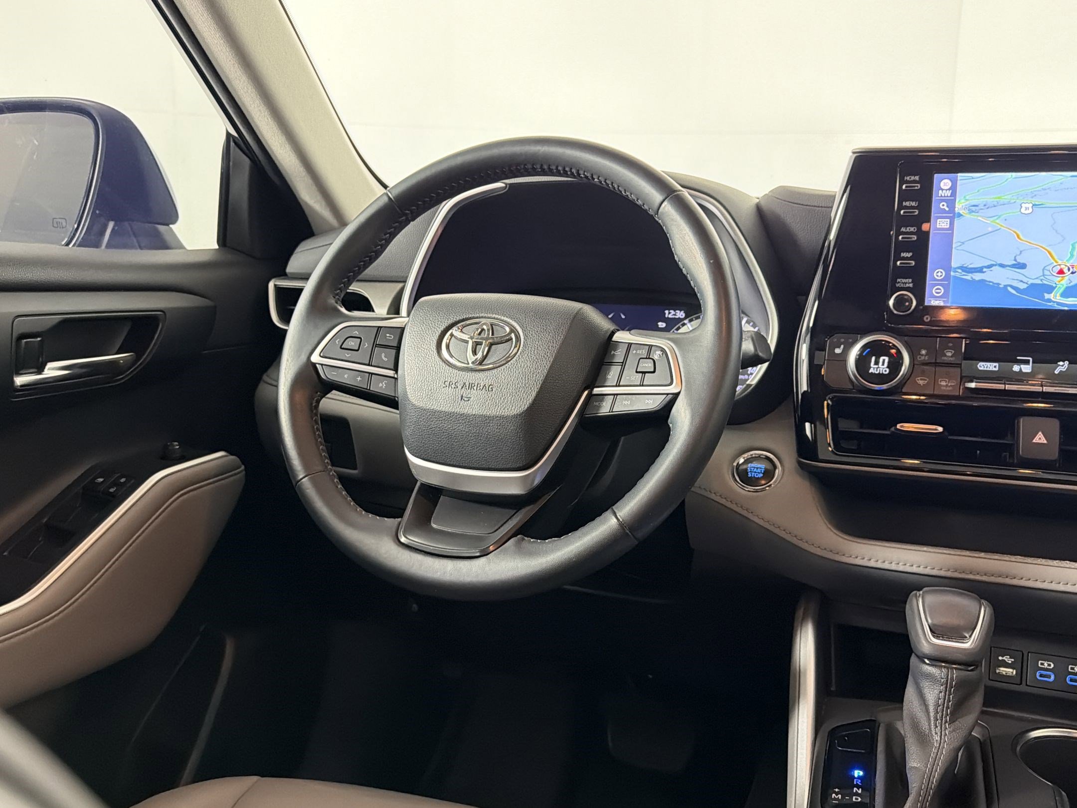 Used 2022 Toyota Highlander XLE image 27