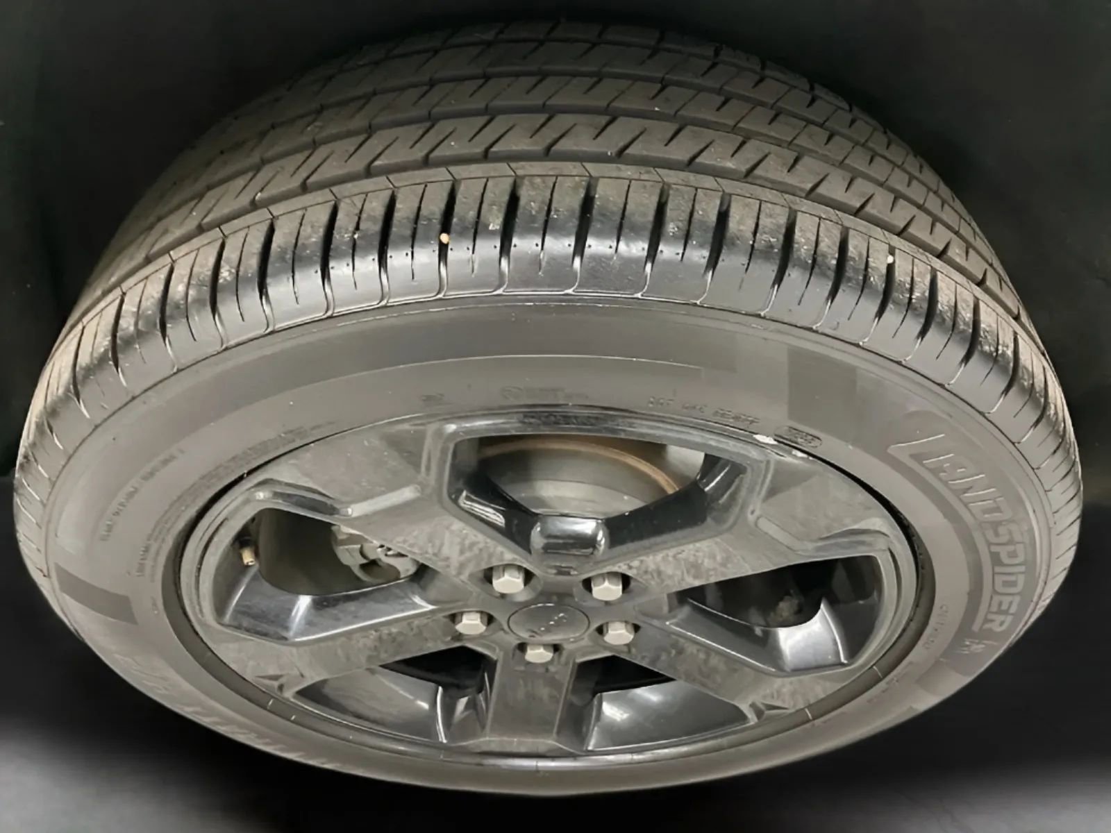 Used 2019 Jeep Grand Cherokee Laredo RWD image 27