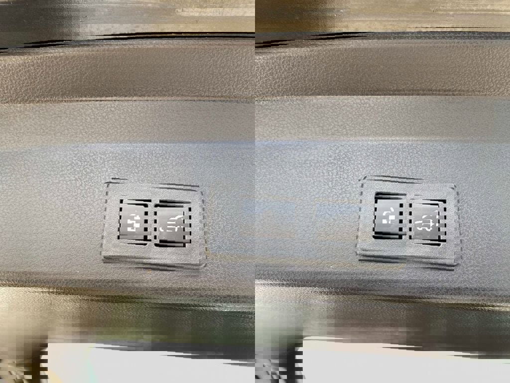 Certified 2023 Subaru Ascent Limited w/ Technology Package image 7