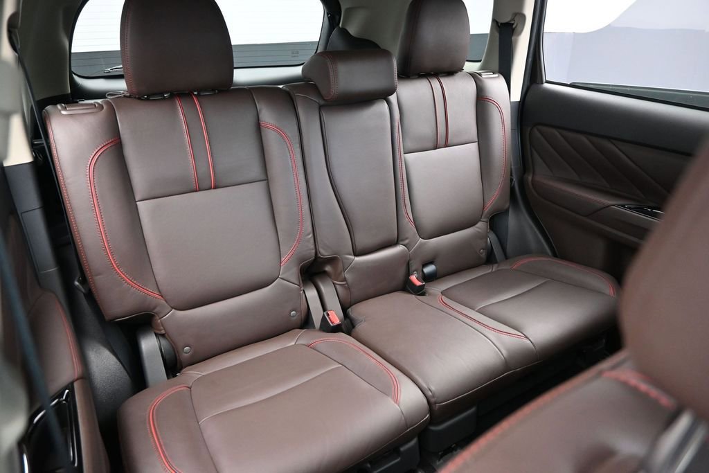 Used 2018 Mitsubishi Outlander GT AWD/4WD image 38