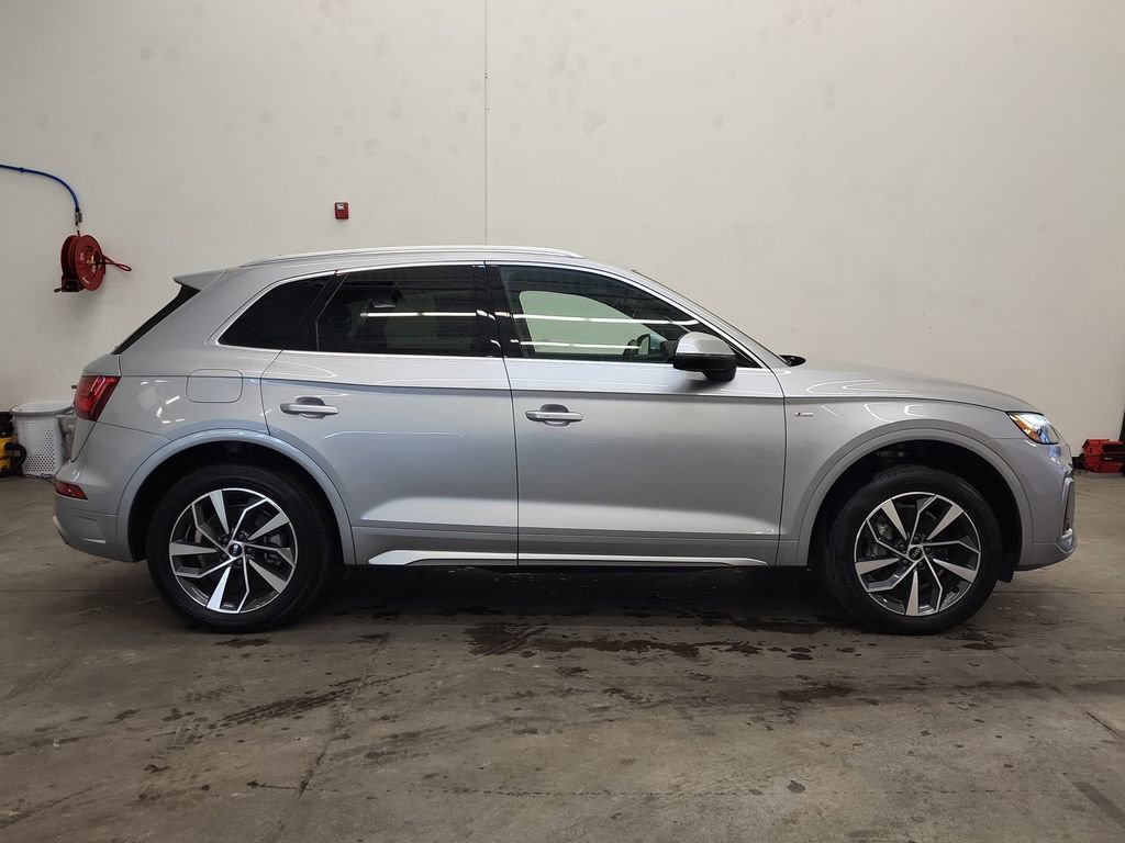 Used 2022 Audi Q5 2.0T Premium Plus w/ Premium Plus Package AWD/4WD image 3