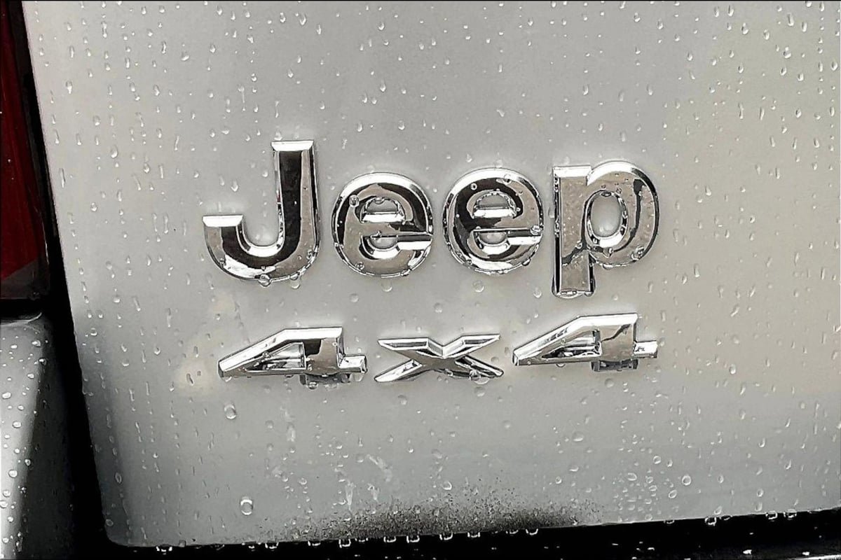 Used 2005 Jeep Liberty Sport AWD/4WD image 23