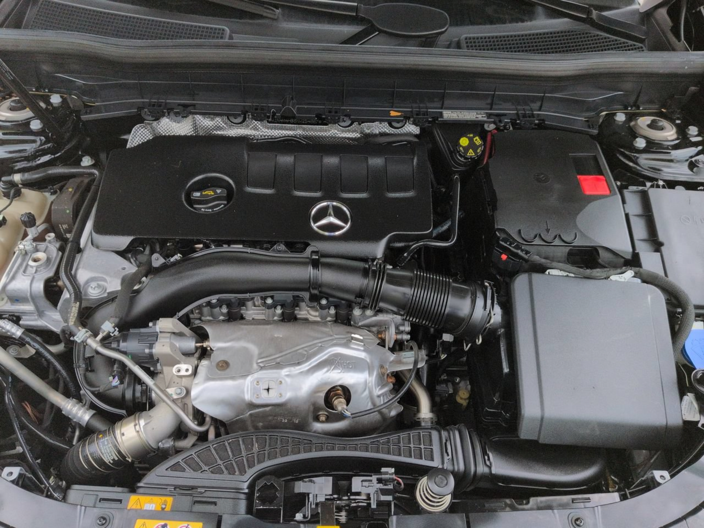 Used 2022 Mercedes-Benz GLB 250 4MATIC image 15
