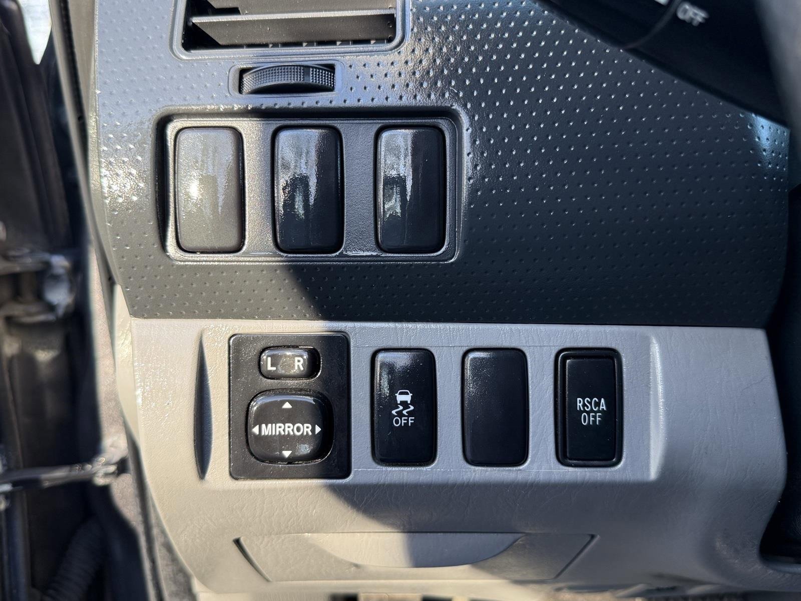 Used 2015 Toyota Tacoma 4x4 Access Cab image 29