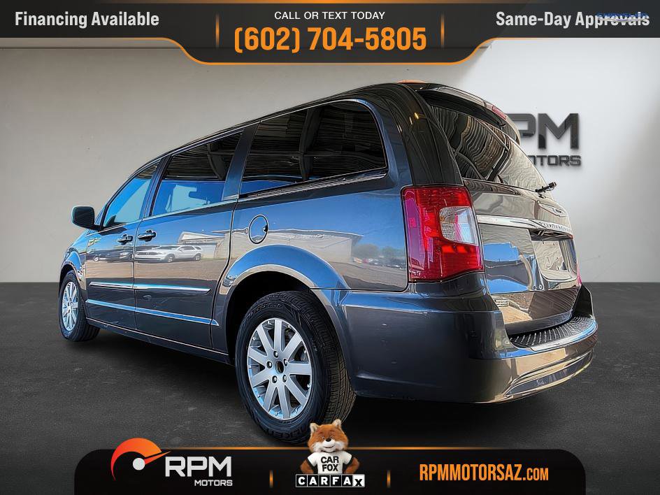 Used 2015 Chrysler Town & Country Touring image 28