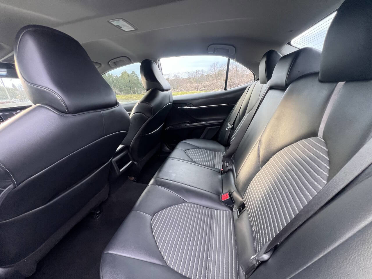 Used 2022 Toyota Camry SE image 12