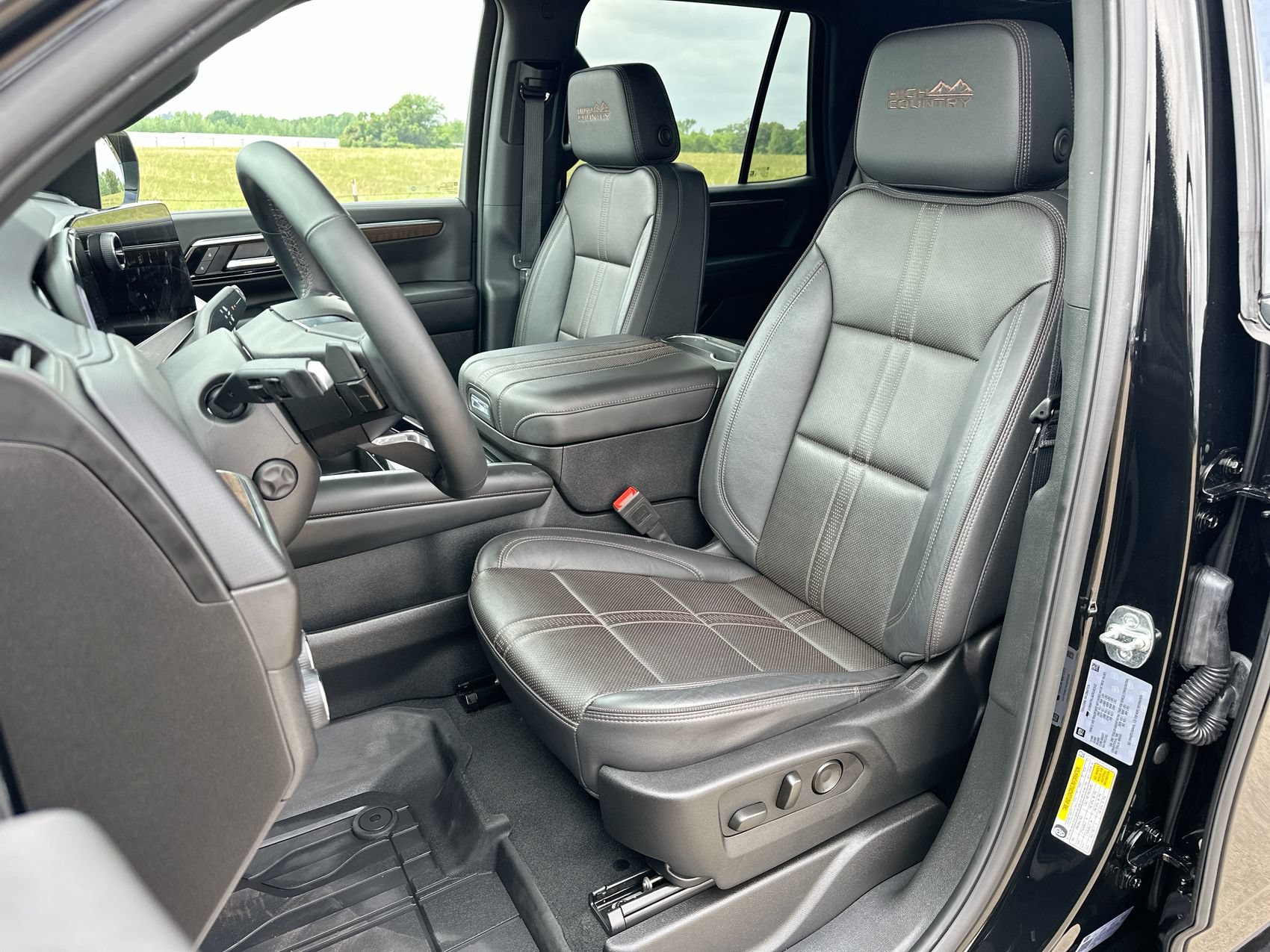 Used 2025 Chevrolet Tahoe High Country w/ Sun And Tow Package AWD/4WD image 11