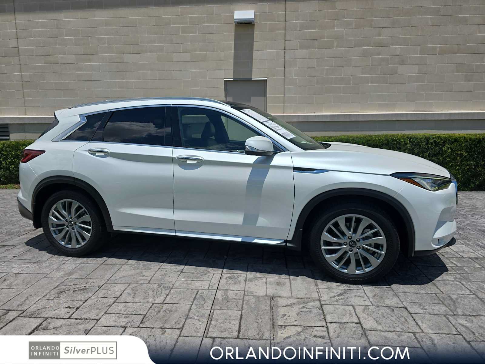 Used 2023 INFINITI QX50 Luxe FWD image 1