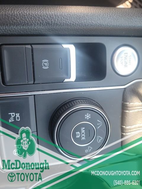 Used 2022 Volkswagen Atlas SEL Premium image 17