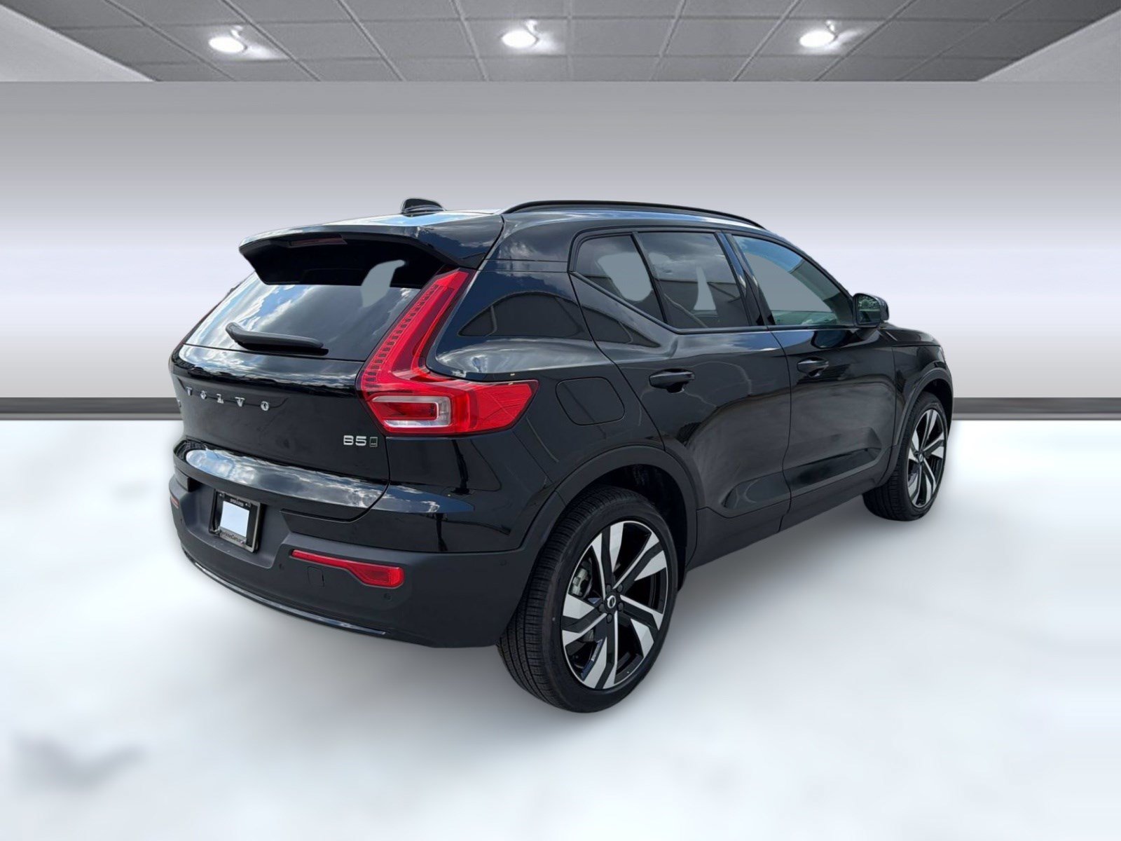 New 2026 Volvo XC40 B5 Plus w/ Climate Package AWD/4WD image 9