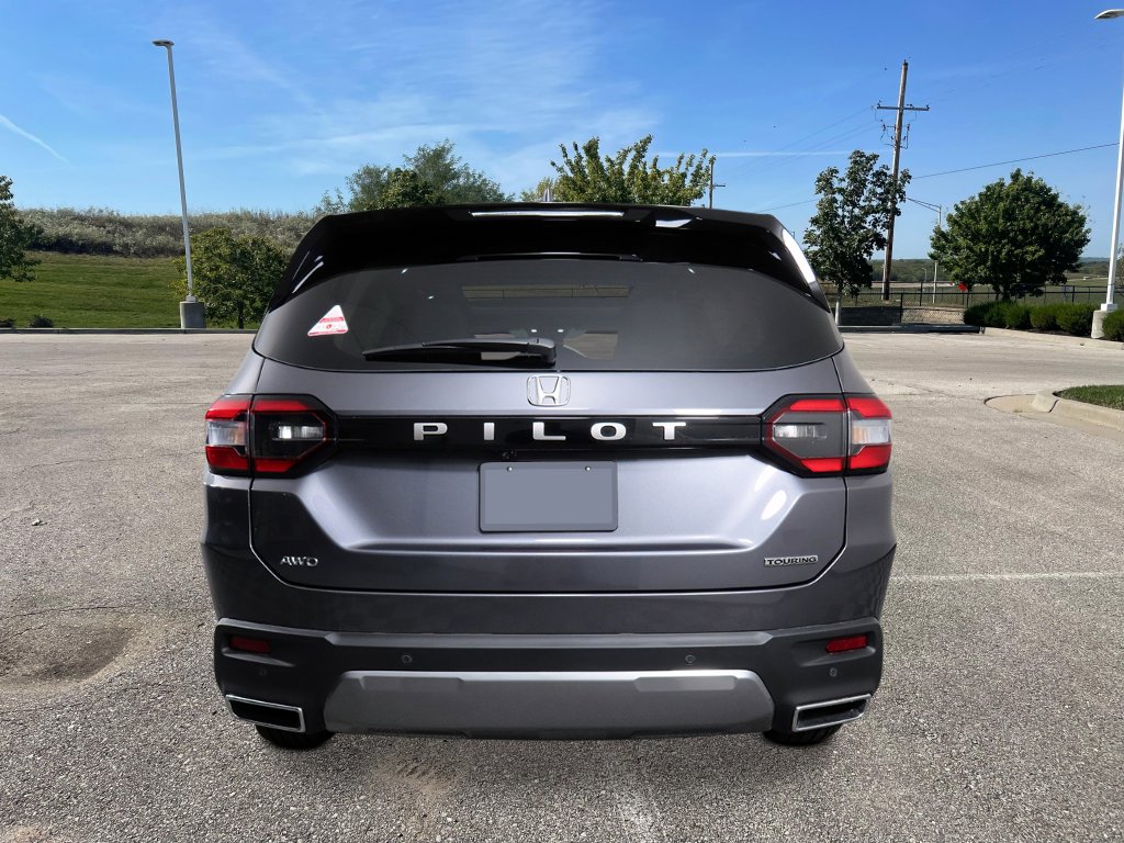 New 2026 Honda Pilot Touring image 4