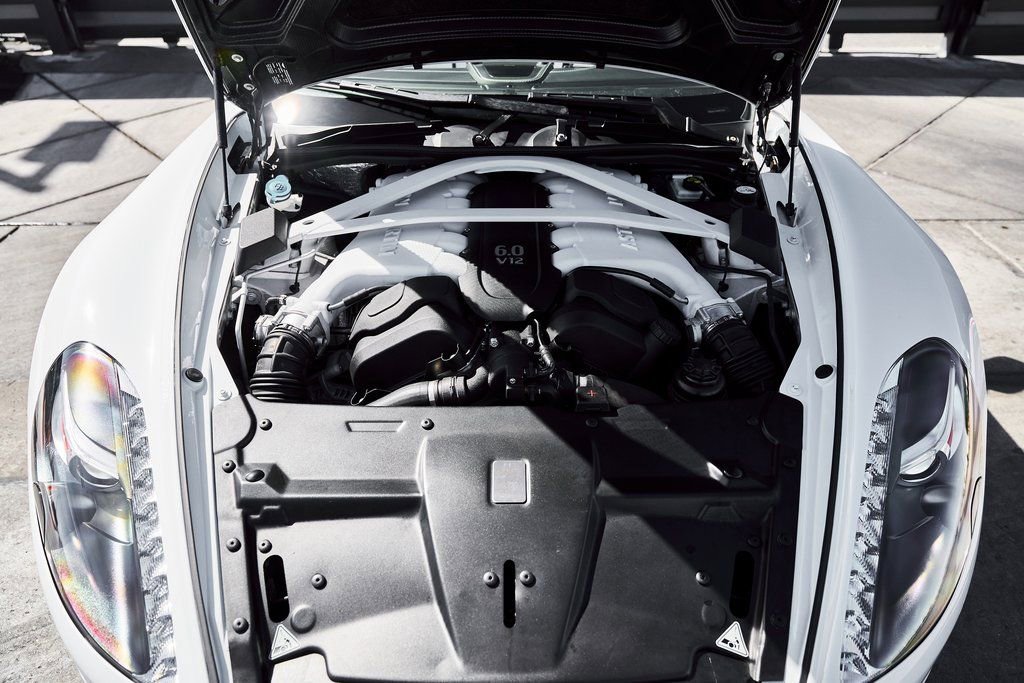 Used 2017 Aston Martin Vanquish S image 23