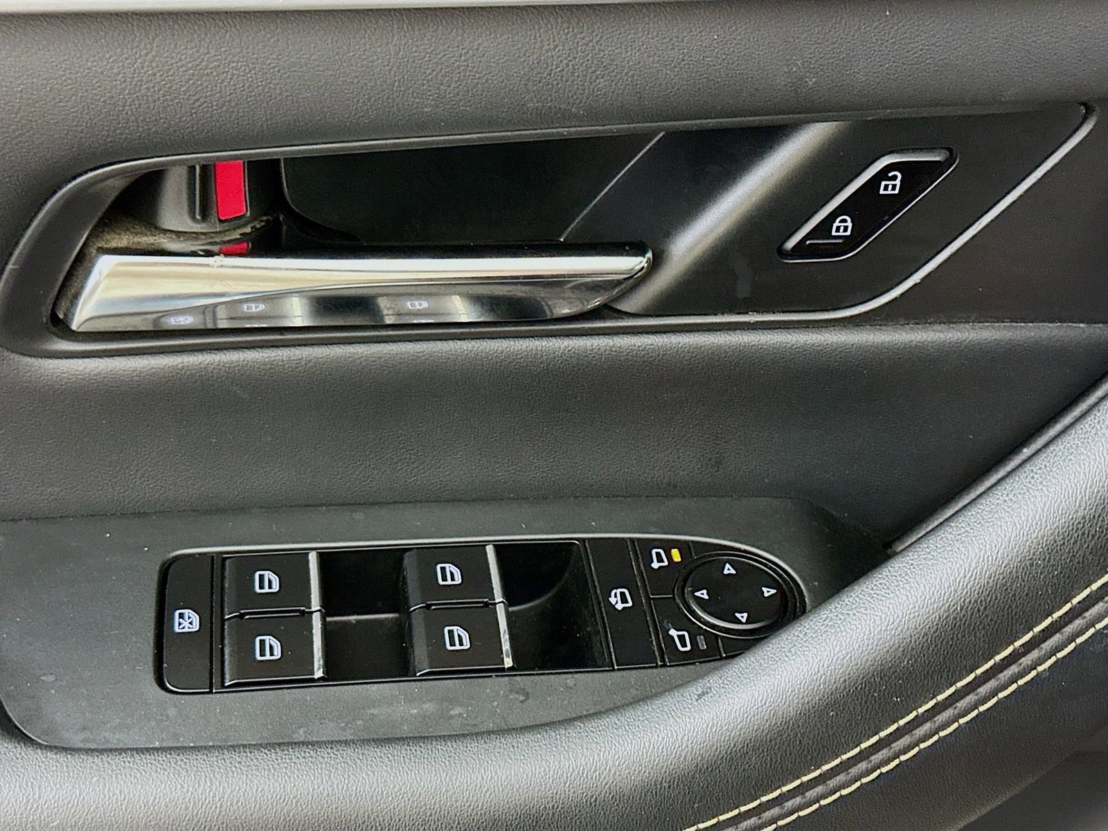 Certified 2024 MAZDA CX-90 Plug-In Hybrid w/ Premium Plus image 18