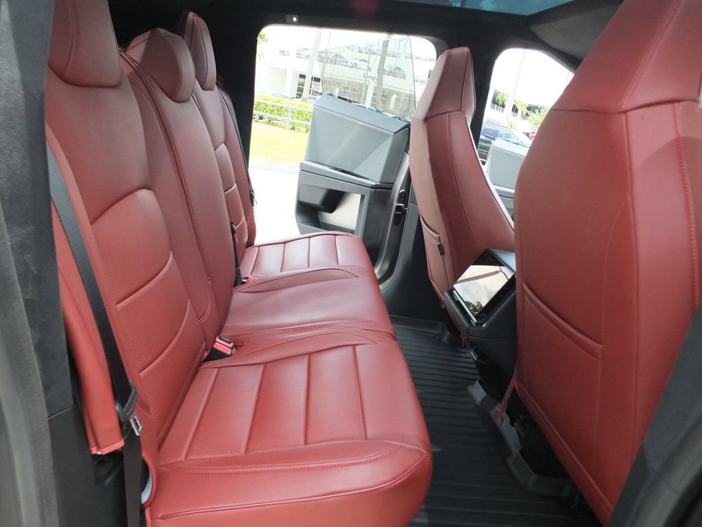 Used 2025 Tesla Cybertruck AWD Crew Cab image 20