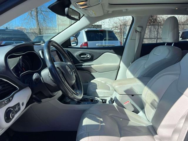 Used 2019 Jeep Cherokee Limited w/ Technology Group image 16