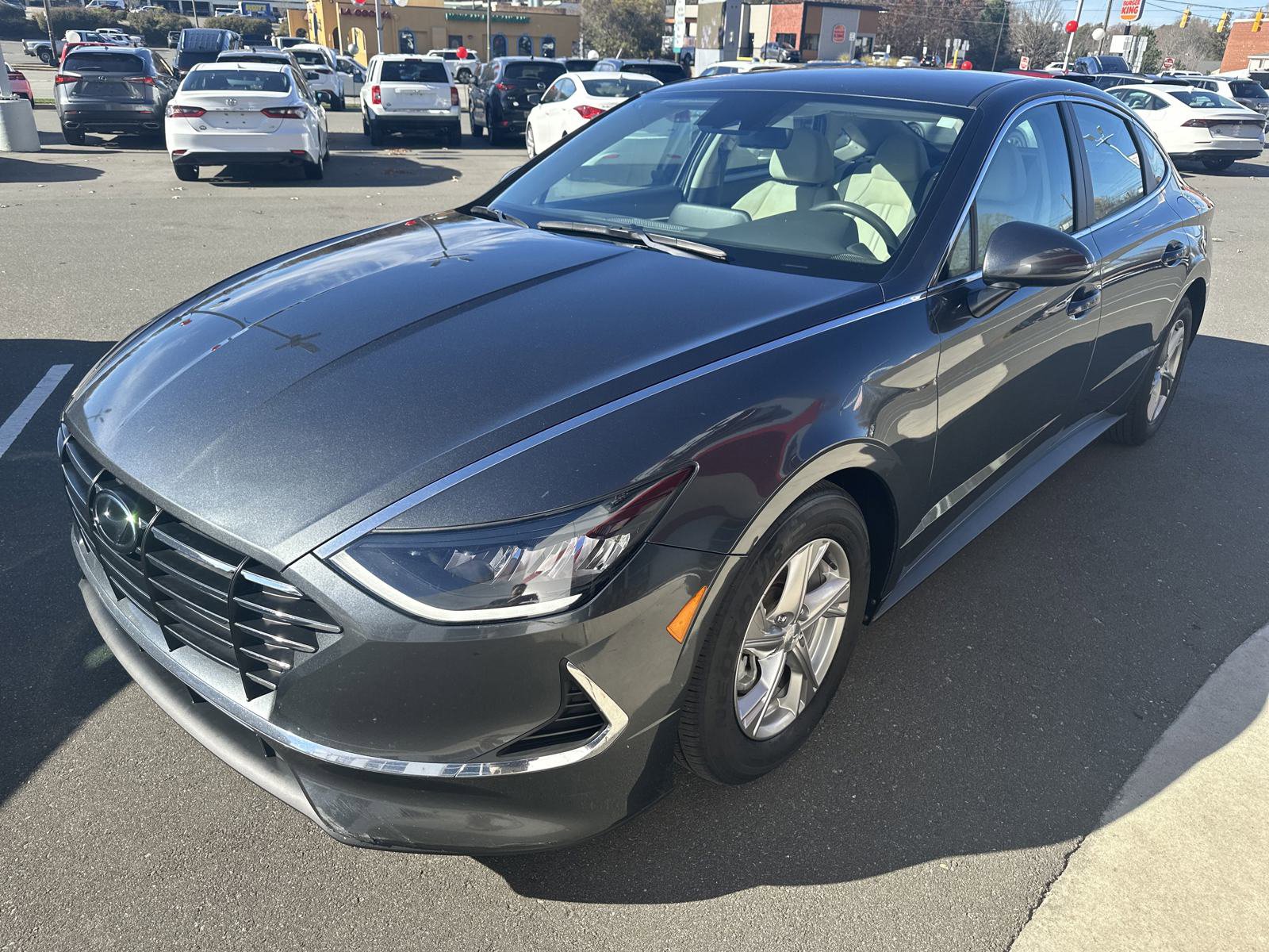 Used 2022 Hyundai Sonata SE image 4