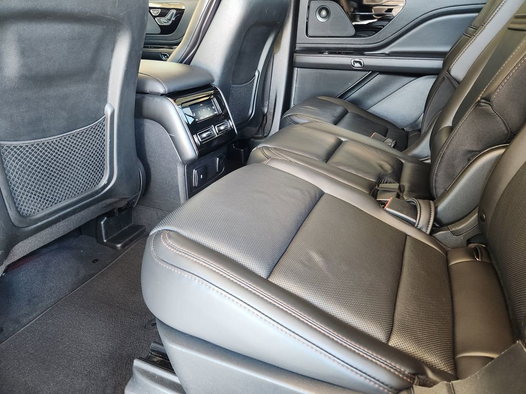 Used 2023 Lincoln Aviator Reserve w/ Equipment Group 201A image 29