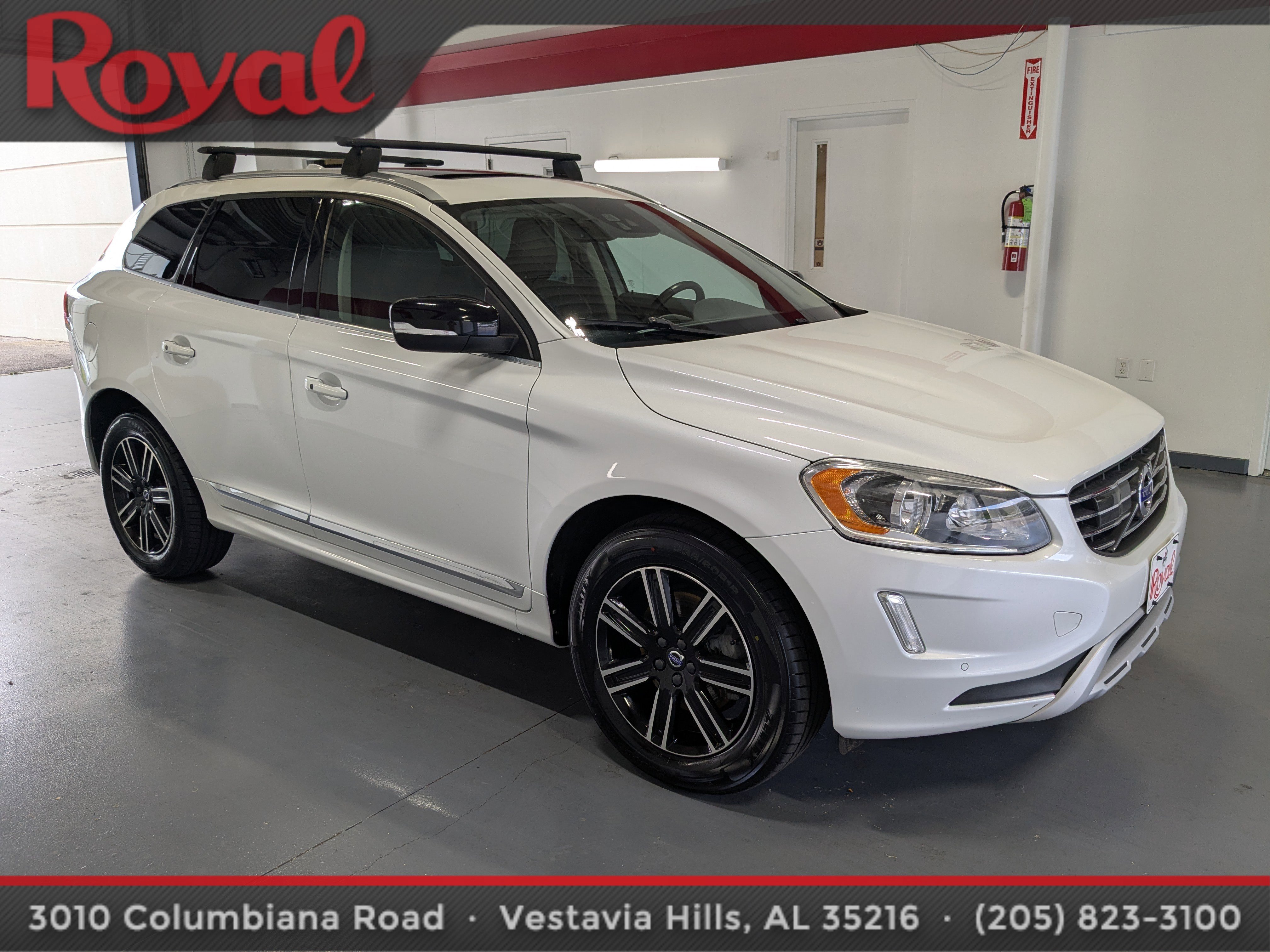 Used 2017 Volvo XC60 T5 Dynamic w/ Advanced Package AWD/4WD image 5