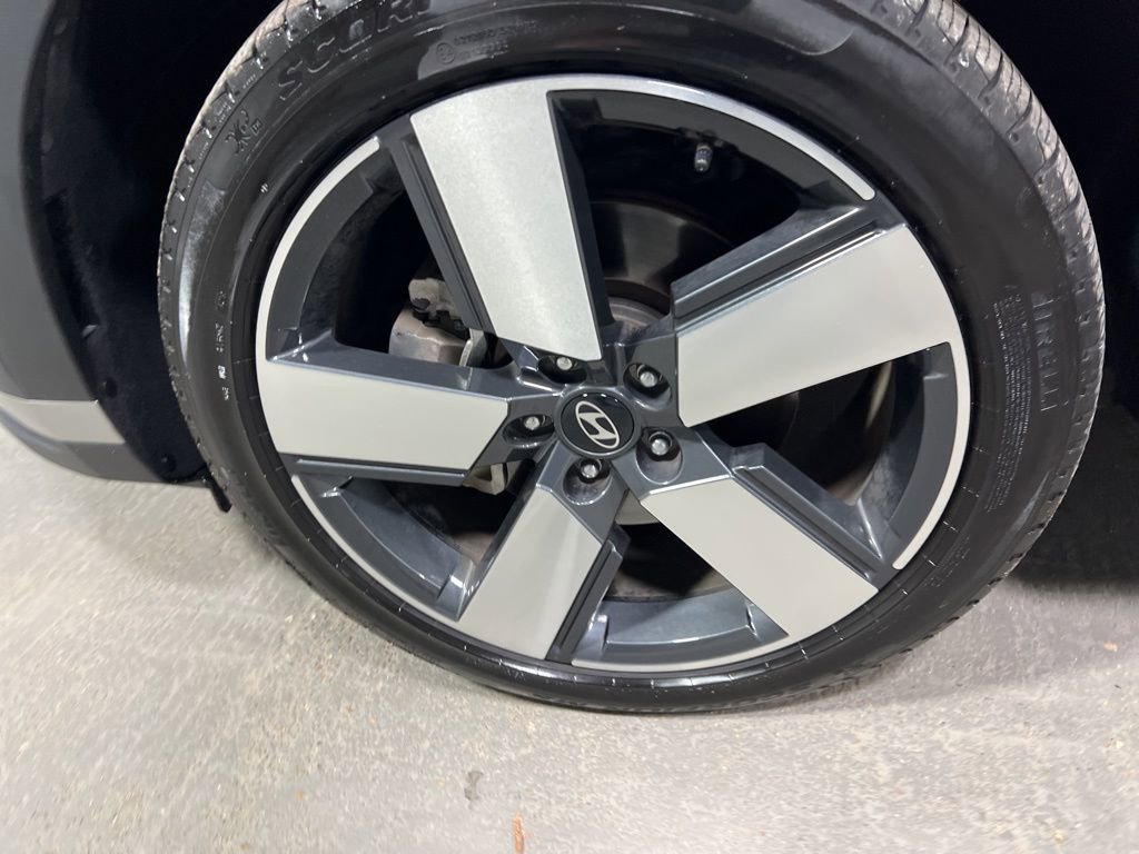 Used 2025 Hyundai Santa Fe Limited image 35