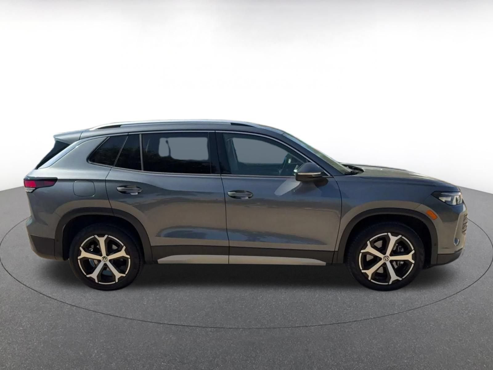 Used 2026 Volkswagen Tiguan SE AWD/4WD image 15