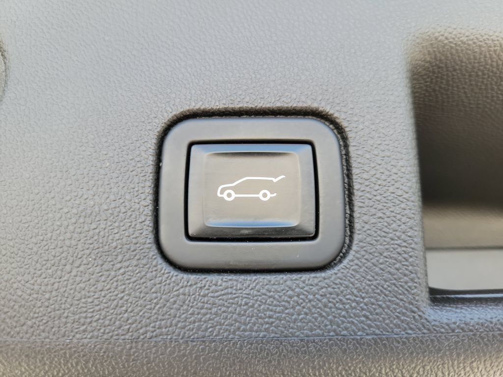 Used 2022 Chevrolet Equinox Premier AWD/4WD image 9