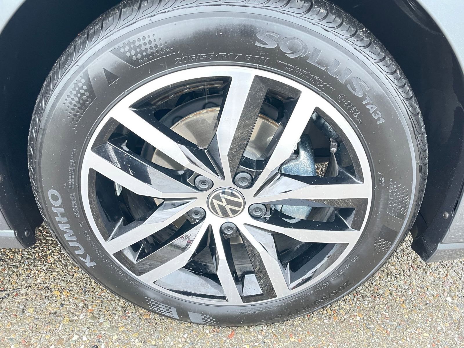 Used 2025 Volkswagen Jetta SE image 31