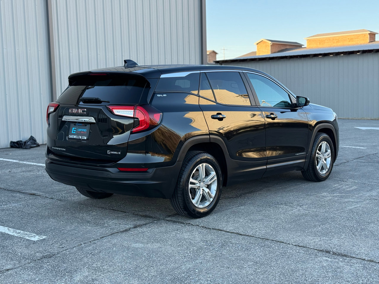 Used 2023 GMC Terrain SLE image 5