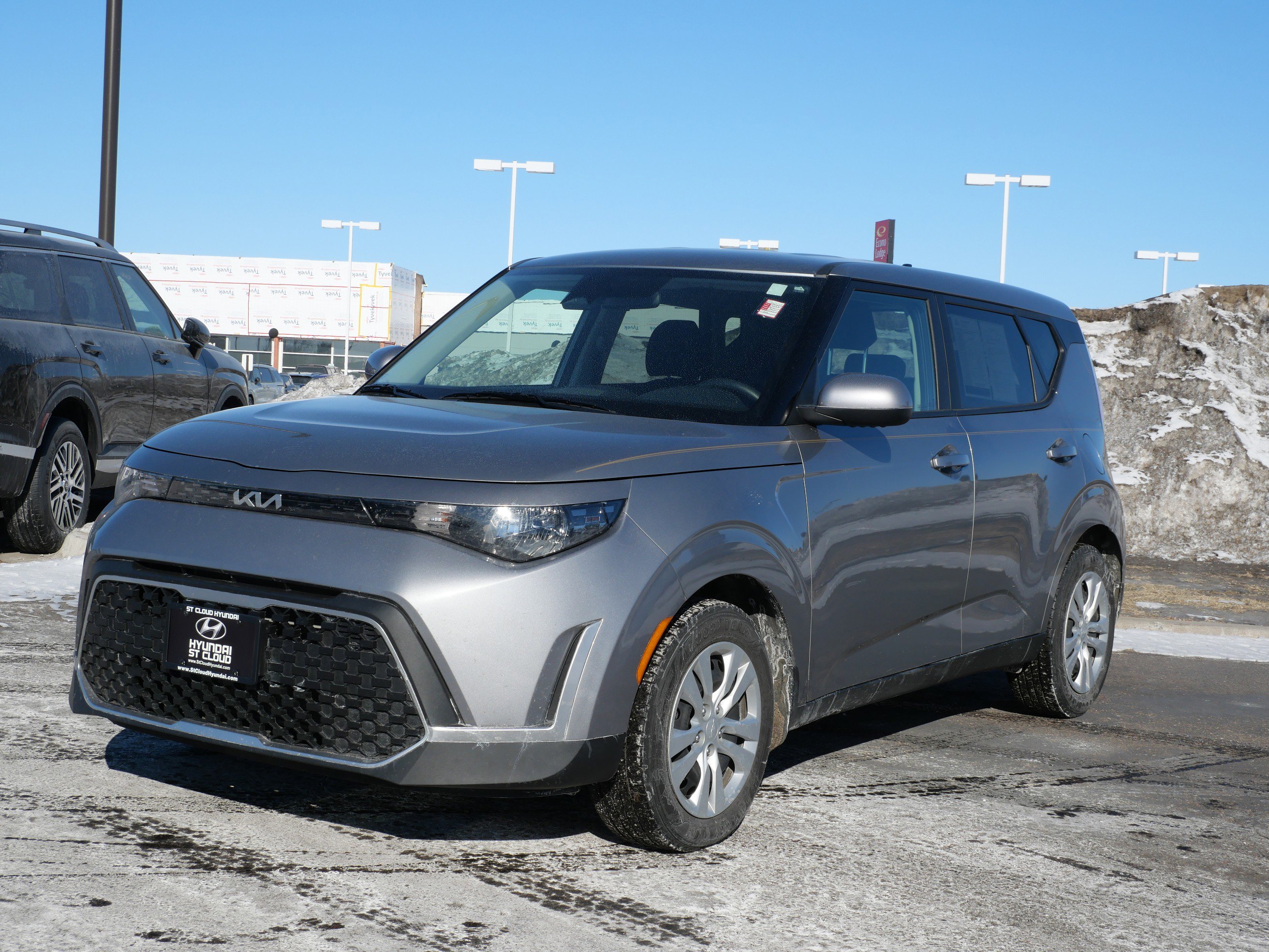 Used 2023 Kia Soul LX image 1
