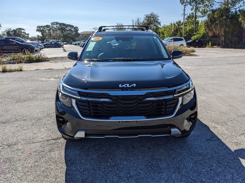 Certified 2025 Kia Seltos EX w/ EX Sunroof Package image 4