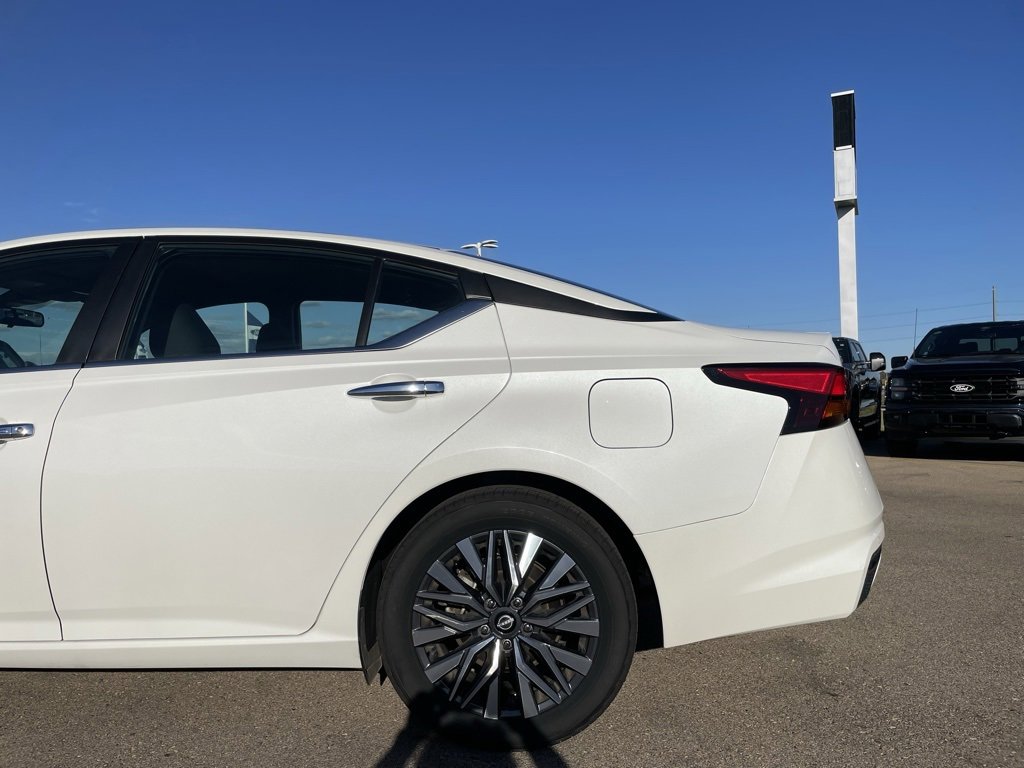 Used 2024 Nissan Altima 2.5 SV image 28