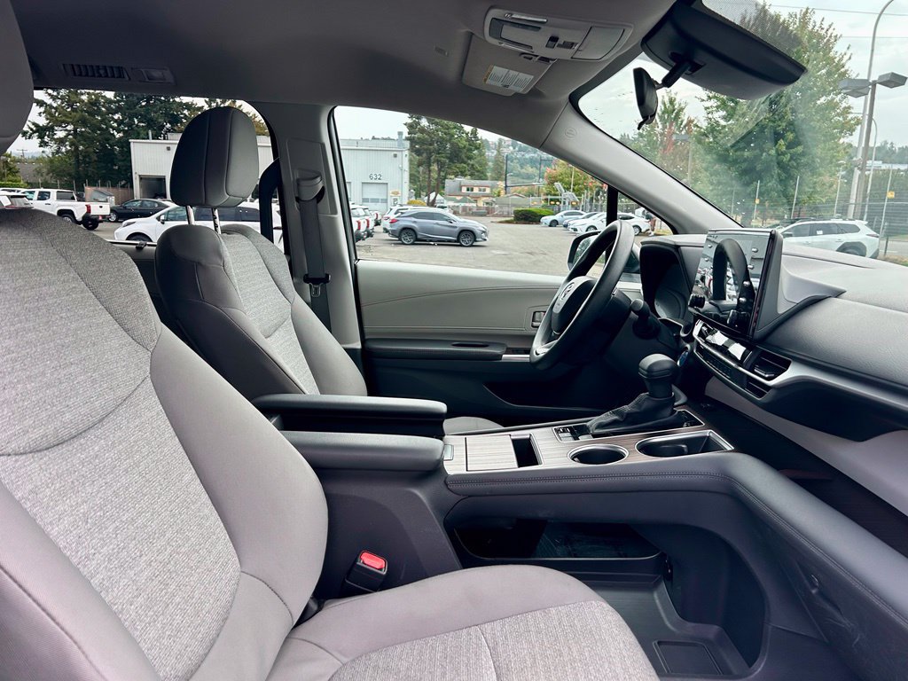 Certified 2024 Toyota Sienna LE AWD/4WD image 18