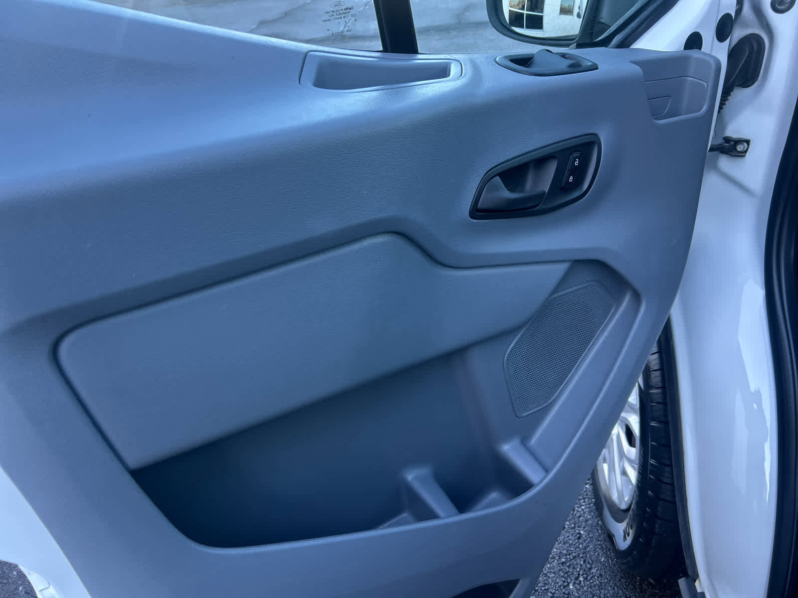 Used 2019 Ford Transit 150 XLT RWD image 10