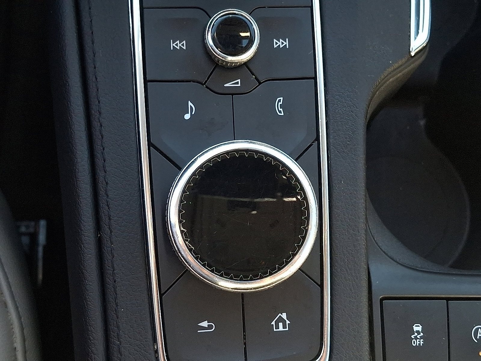 Certified 2021 Cadillac XT4 Premium Luxury w/ Cold Weather Package image 26